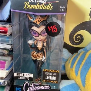 Cat woman DC bombshell